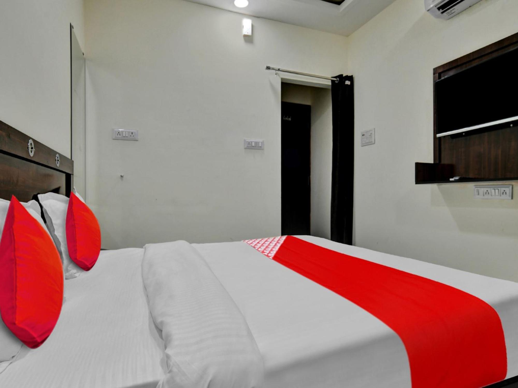 Oyo Hotel Dr Greens Indore Zewnętrze zdjęcie