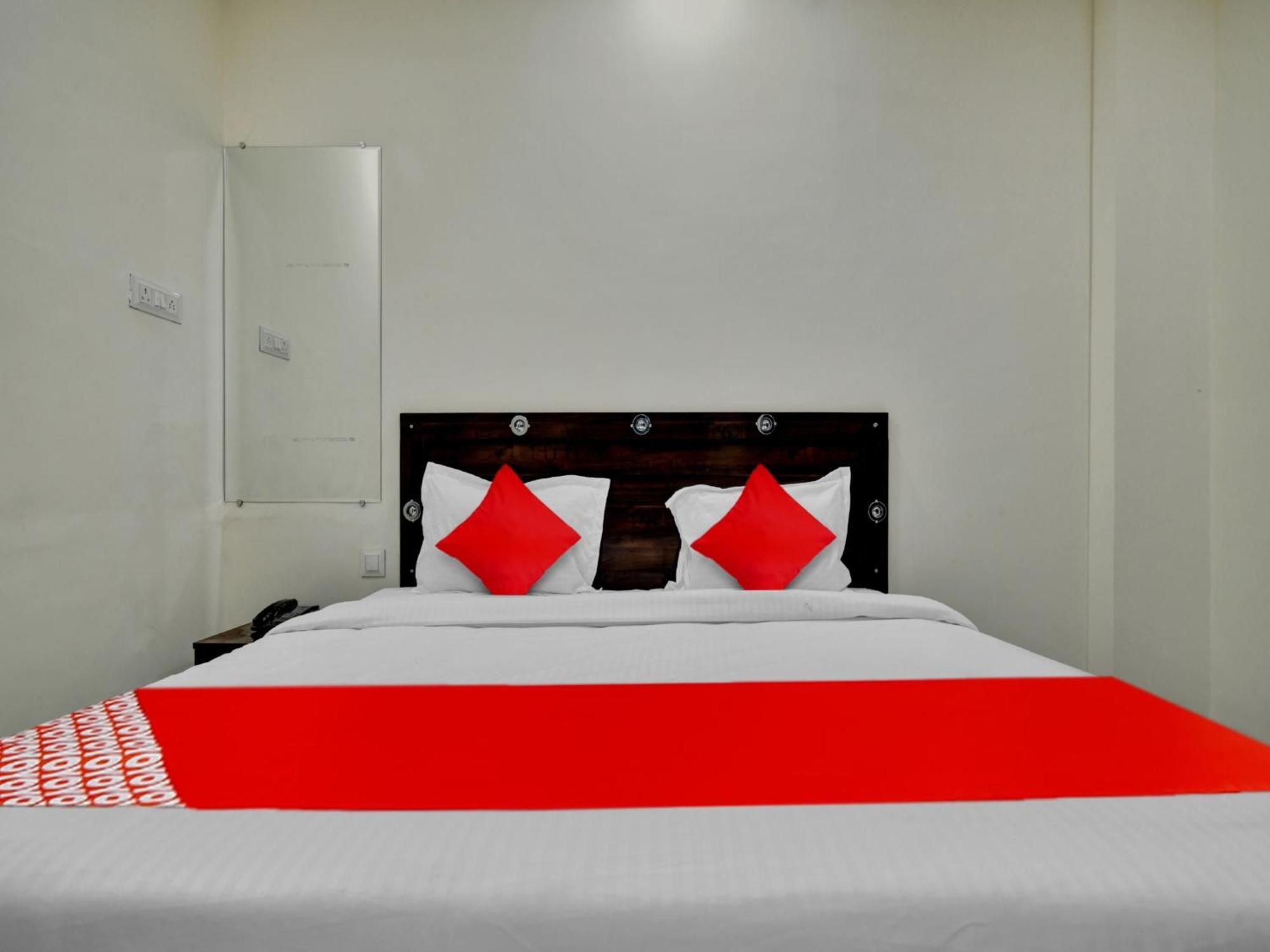 Oyo Hotel Dr Greens Indore Zewnętrze zdjęcie